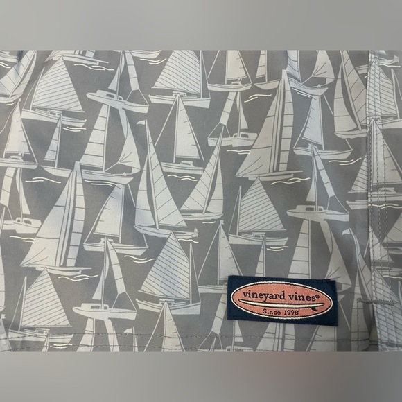 Vineyard Vines youth large, two for one, 2 pairs printed swim trunks w/ netting - Picture 10 of 15